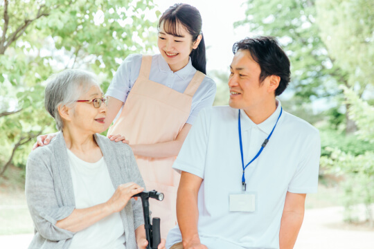 デイサービスとは、介護保険サービスのひとつです